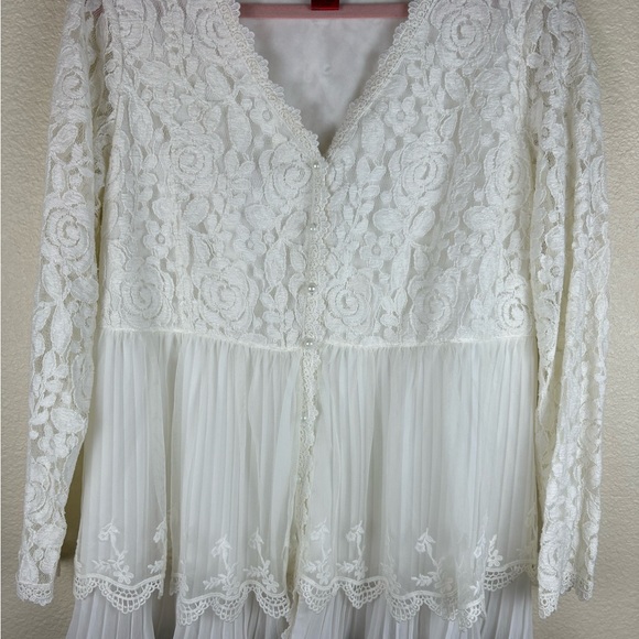 V Cristina Tops - V Cristina Beautiful Lined Cream White Lace Long Sleeve Blouse Size L *Flaw*